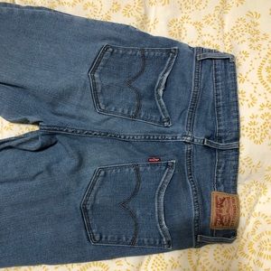 Light Wash Levi’s size 29